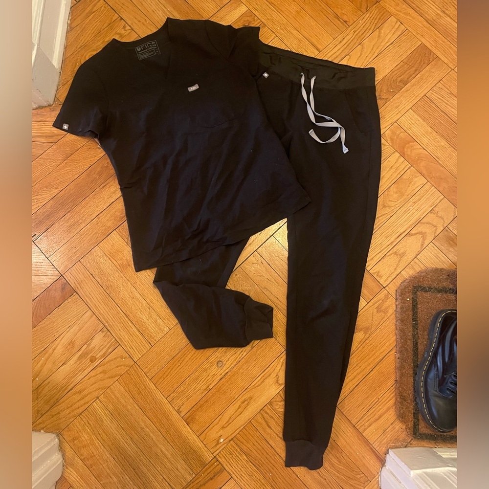 Black Tall Fig Jogger Scrubs
